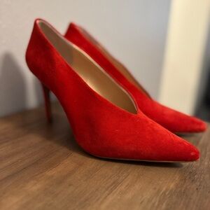 Vince Camuto Red Suede Pumps • Pointed Toe • Classic Heels • Women’s 7.5 NWOT